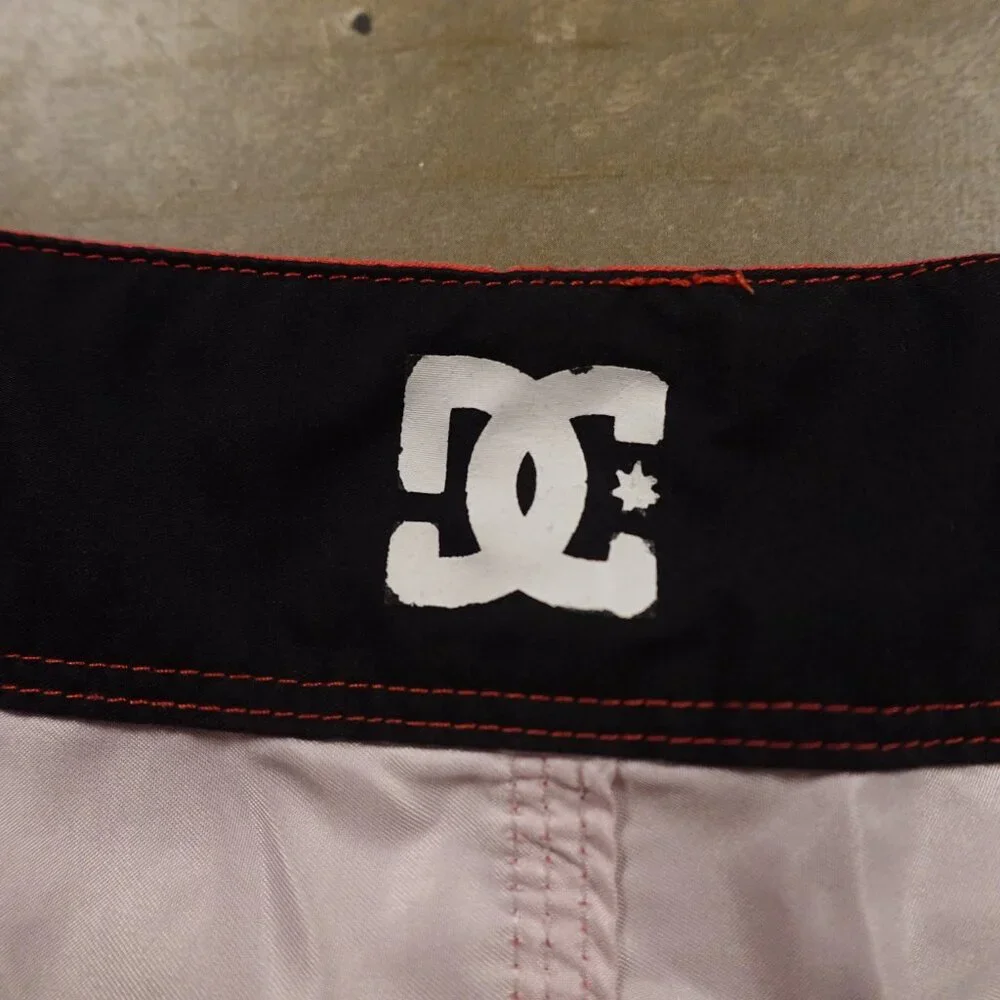 DC Shoes Men’s Board Shorts 38” Waist Red Black Logo Swim‎ Trunks Surf Skate